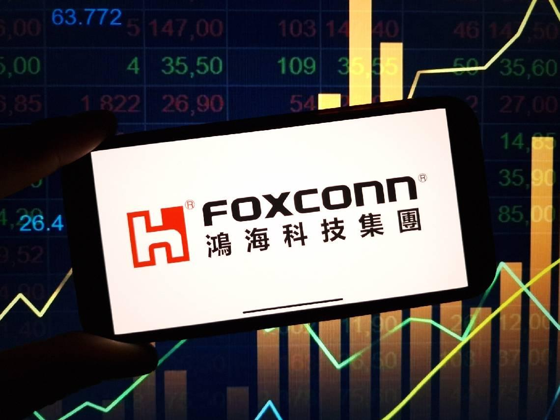 1檔鴻海(2317)從帳面虧損300萬到獲利420萬...該落袋為安？為何他說至少抱到2028年？目標價●元再下車